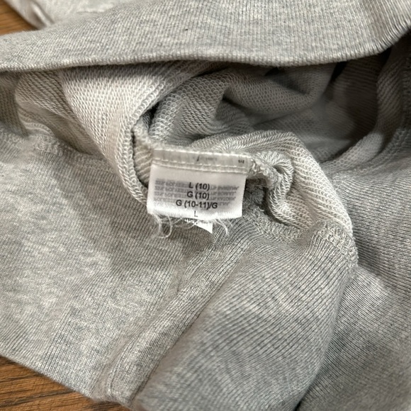 Gap Kids Girl’s Gray Crewneck - Size Large - Picture 4 of 4
